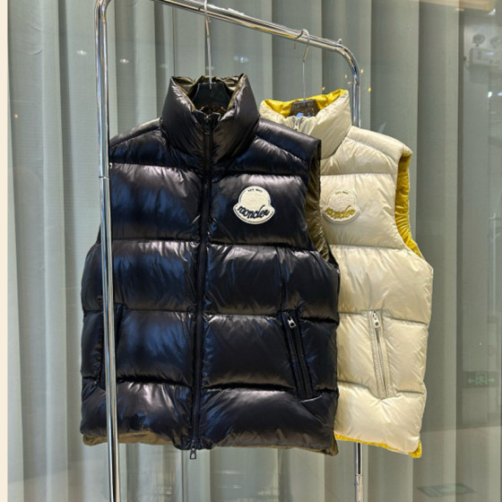 Moncler sz1-5 26yr55